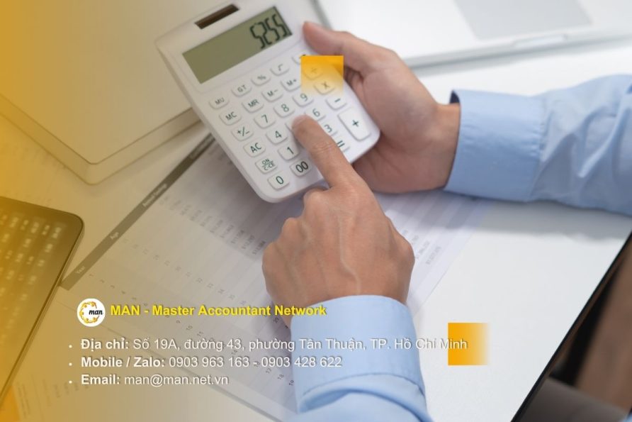 Kiểm toán viên thực hiện báo cáo tài chính minh bạch và độc lập