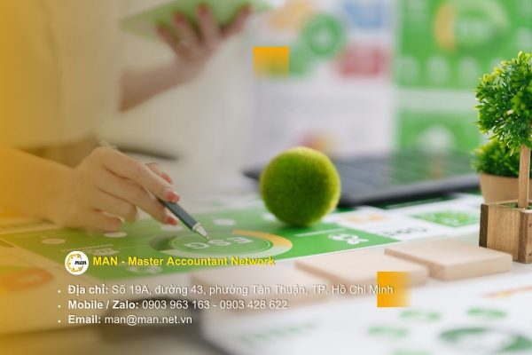 Chuyên gia kiểm toán môi trường đánh giá tuân thủ pháp luật tại nhà máy