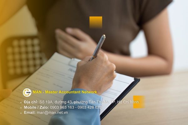 Chuyên viên tư vấn dịch vụ làm đăng ký kinh doanh tại TPHCM hỗ trợ doanh nghiệp khởi nghiệp