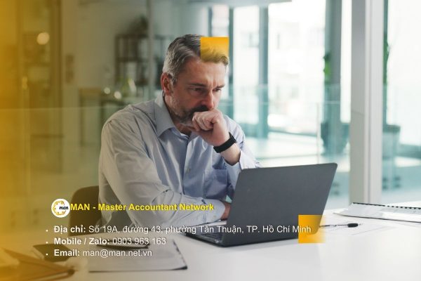 Đội ngũ chuyên gia giàu kinh nghiệm đáp ứng tiêu chí chọn công ty kế toán uy tín